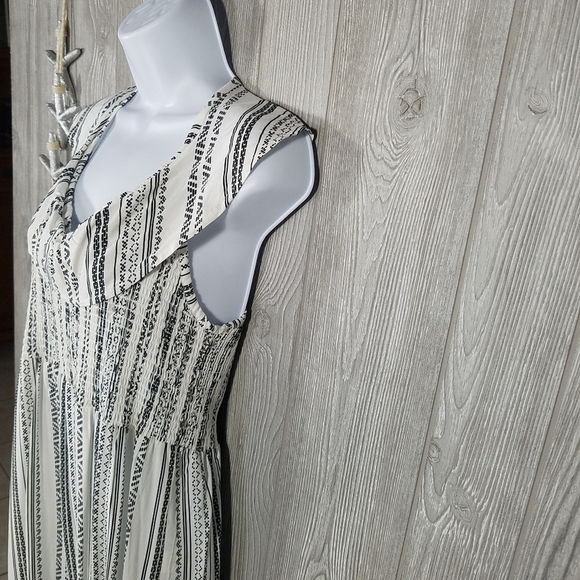 NWT Almost Famous Dress Large Black White Ruffled High Low - Picture 2 of 8